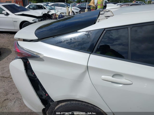 Toyota Prius Four 2016 JTDKARFU1G3015216 Image 12