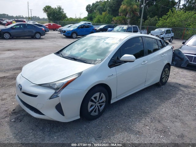 Toyota Prius Four 2016 JTDKARFU1G3015216 Image 2