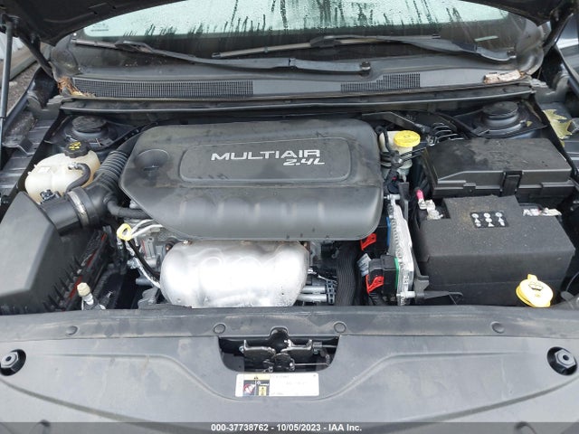 Chrysler 200 Limited Platinum 2017 1C3CCCAB3HN504308 Image 10