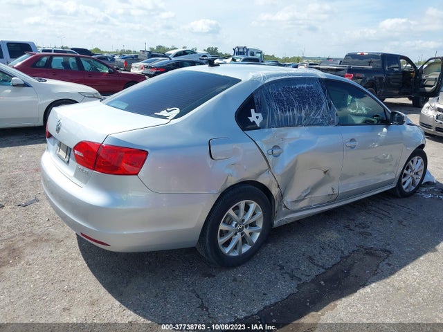 2011 VOLKSWAGEN JETTA SEDAN SE W/CONVENIENCE VIN: 3VWDX7AJ5BM318836