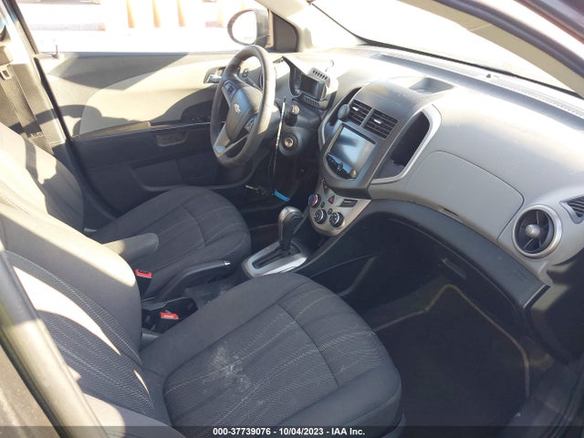 Chevrolet SONIC LT 2014 1G1JC6SHXE4126232 Image 5