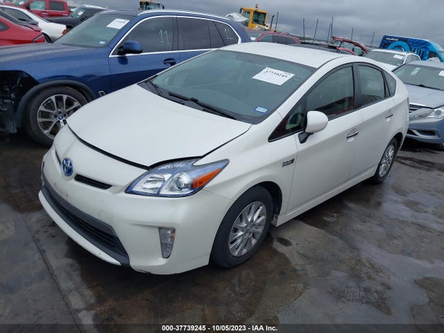 Toyota PRIUS PLUG-IN 2014 JTDKN3DP3E3062761 Image 2