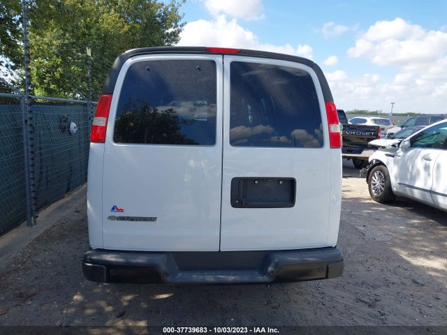 Chevrolet EXPRESS CARGO VAN 2018 1GCWGAFP8J1235550 Image 16