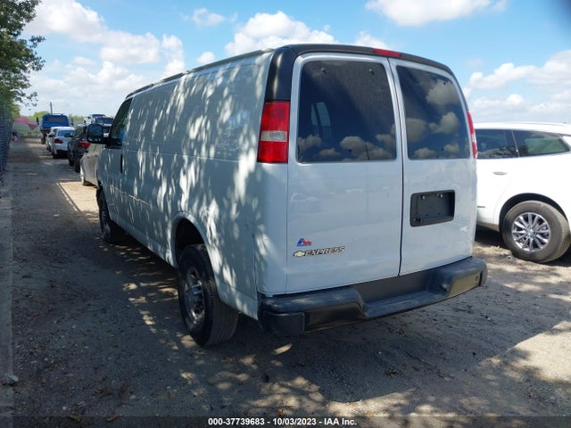 Chevrolet EXPRESS CARGO VAN 2018 1GCWGAFP8J1235550 Image 3
