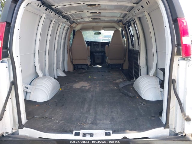 Chevrolet EXPRESS CARGO VAN 2018 1GCWGAFP8J1235550 Image 8