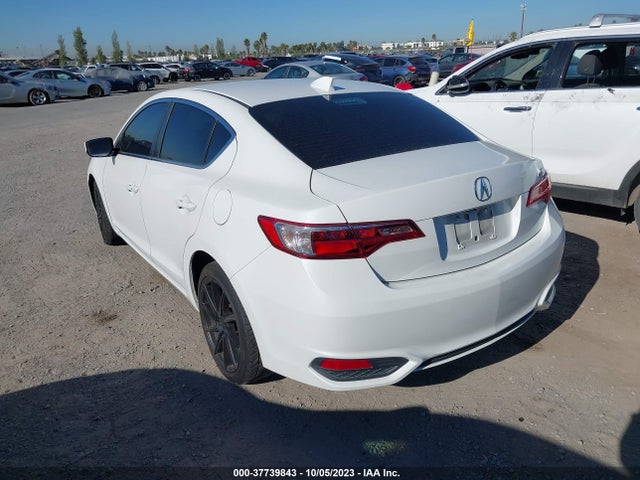 Acura ILX 2018 19UDE2F31JA005897 Image 3