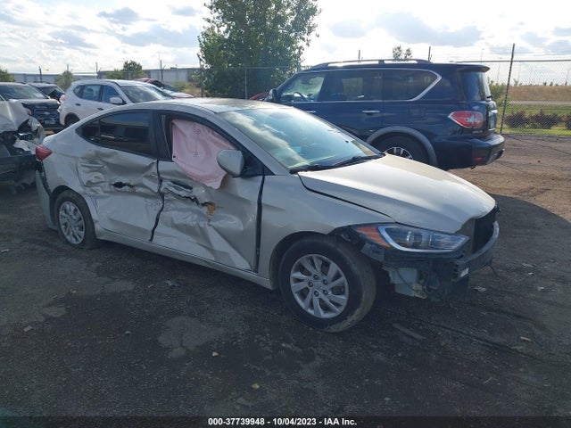 2018 5NPD74LF1JH273246 main image