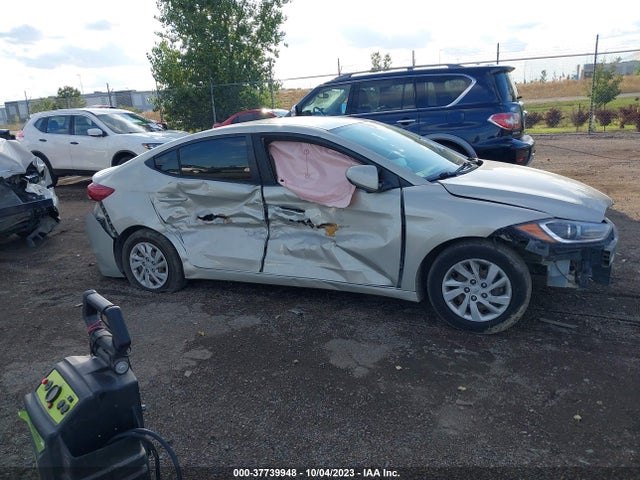Hyundai ELANTRA SE 2018 5NPD74LF1JH273246 Image 13