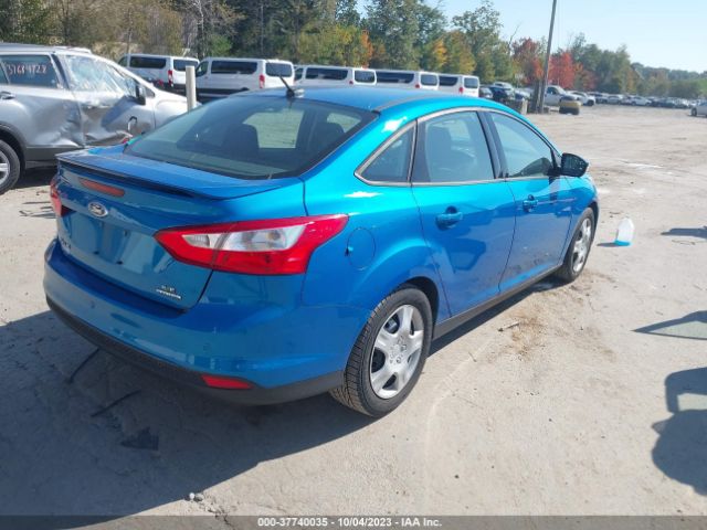 1FADP3F29EL141328 Ford FOCUS SE