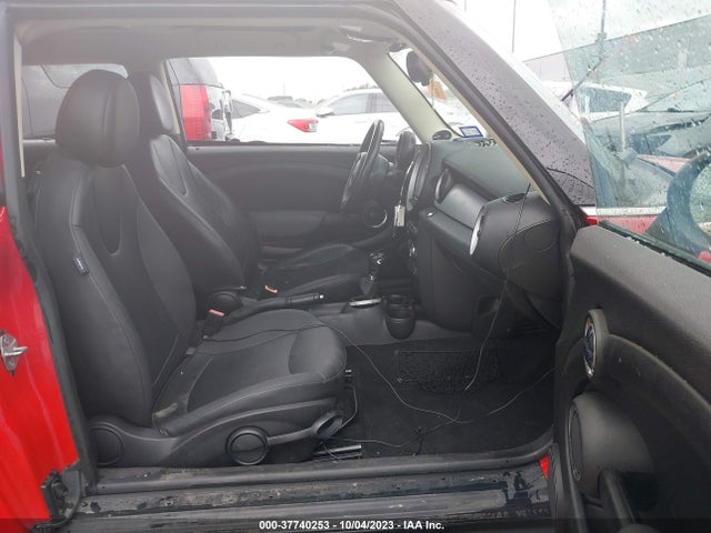 2011 MINI COOPER CLUBMAN WMWZF3C55BTY00970 Photo 4