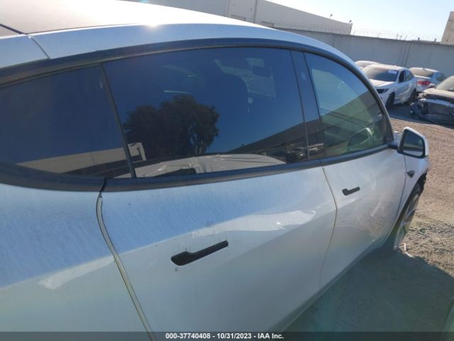 5YJYGDEE3LF013809 Tesla Model Y Long Range