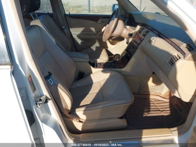 2001 MERCEDES-BENZ E-CLASS WDBJF70JX1X061738 Photo 4