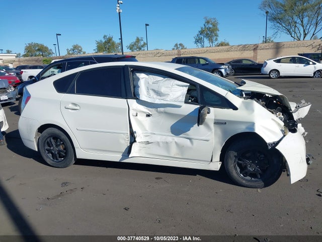 Toyota Prius Four 2015 JTDKN3DU8F1941854 Image 13