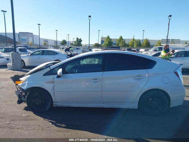 Toyota Prius Four 2015 JTDKN3DU8F1941854 Image 14