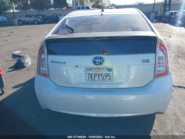 Toyota Prius Four 2015 JTDKN3DU8F1941854 Image 16