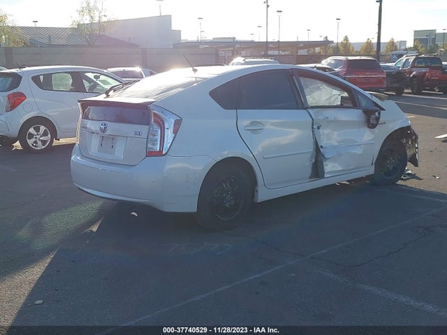 Toyota Prius Four 2015 JTDKN3DU8F1941854 Image 4