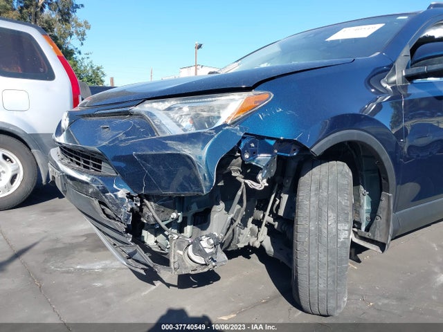 2018 TOYOTA RAV4 XLE/ADVENTURE VIN: JTMWFREV9JJ742040