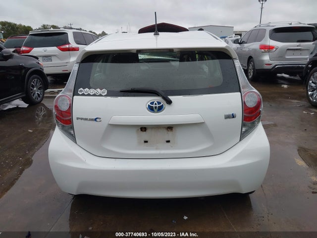 Toyota Prius C One/three/two/four 2014 JTDKDTB33E1565978 Image 16