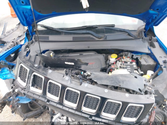 3C4NJDBB5JT485216 Jeep Compass Latitude