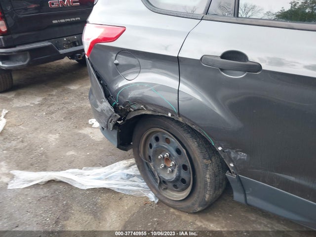 2015 FORD ESCAPE S VIN: 1FMCU0F75FUB46204