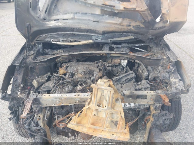 5XYPK4A51JG369603 KIA Sorento 3.3l Sx