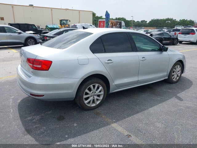 3VWD17AJ2FM291585 Volkswagen Jetta Sedan 1.8t Se