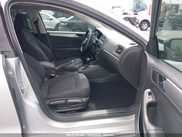 3VWD17AJ2FM291585 Volkswagen Jetta Sedan 1.8t Se