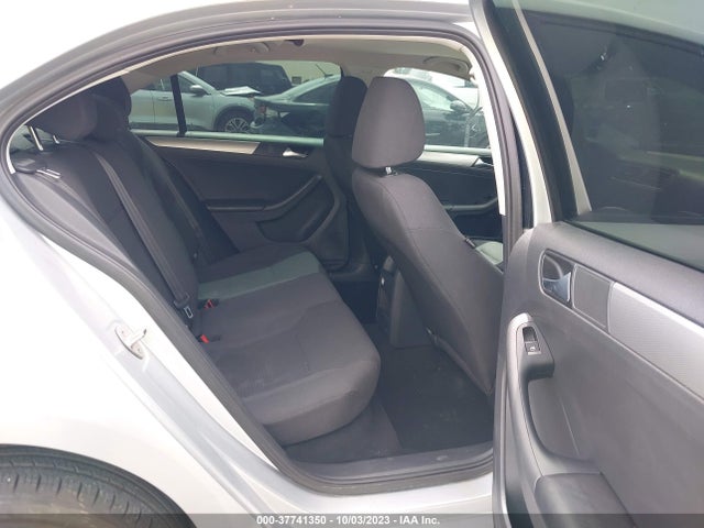3VWD17AJ2FM291585 Volkswagen Jetta Sedan 1.8t Se