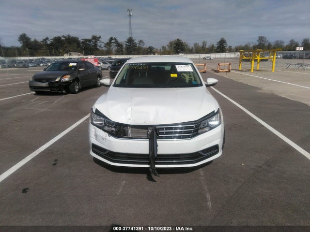 1VWAT7A35HC060215 Volkswagen Passat 1.8t S