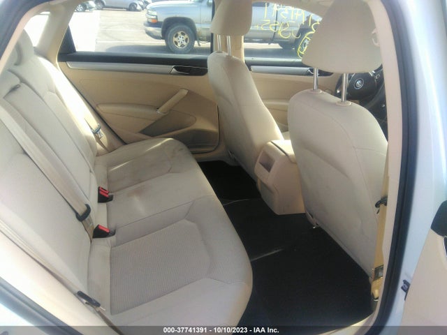 1VWAT7A35HC060215 Volkswagen Passat 1.8t S