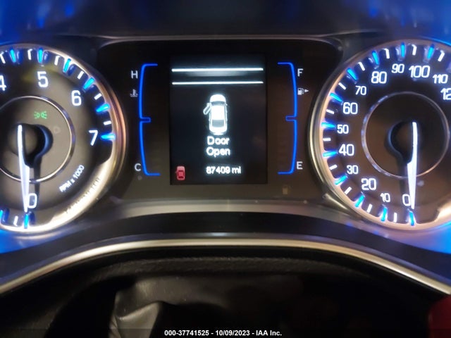 Chrysler 200 Limited 2015 1C3CCCAB9FN536788 Image 7