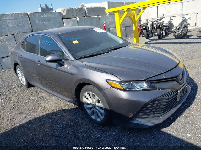 2020 TOYOTA CAMRY LE VIN: 4T1C11AK2LU914047