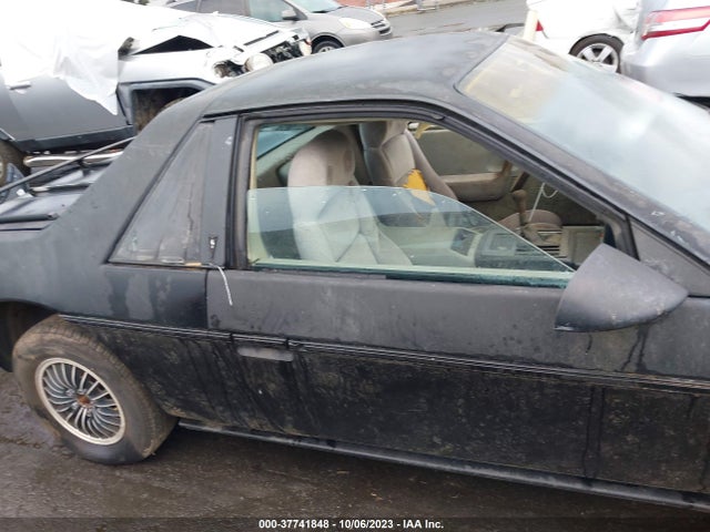 1985 PONTIAC FIERO SPORT VIN: 1G2PM37R4FP256073