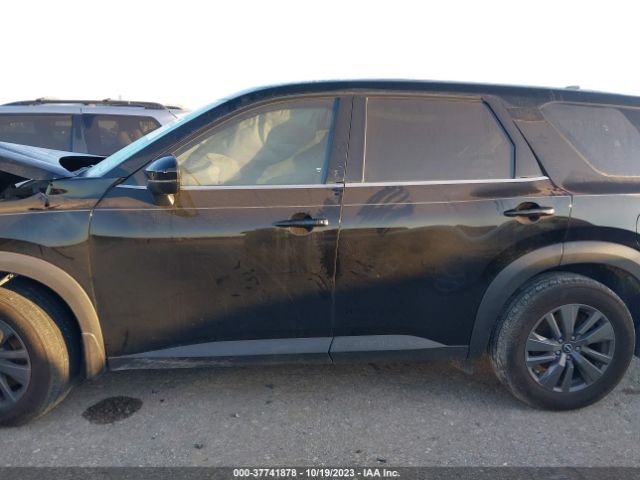 5N1DR3AA8NC242374 Nissan Pathfinder S 2wd