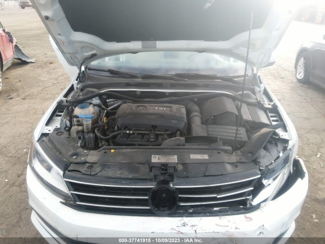 3VWD07AJ3FM422588 Volkswagen Jetta Sedan 1.8t Se W/connectivity