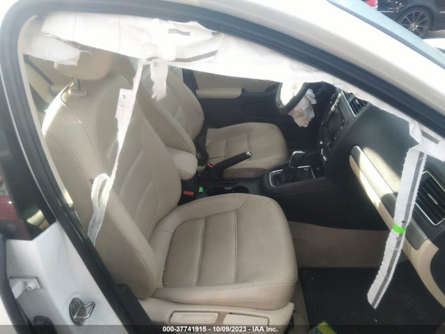 3VWD07AJ3FM422588 Volkswagen Jetta Sedan 1.8t Se W/connectivity