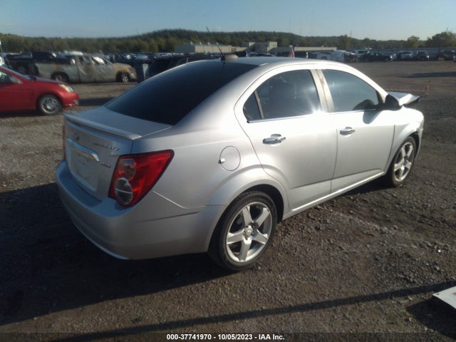 Chevrolet Sonic Ltz Auto 2015 1G1JE5SB9F4105079 Image 4