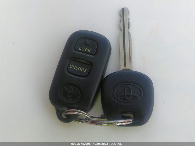 2005 TOYOTA COROLLA CE/S/LE VIN: 2T1BR32E45C377128