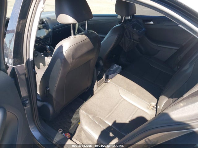 3VWD17AJ7EM363623 Volkswagen Jetta Sedan Se