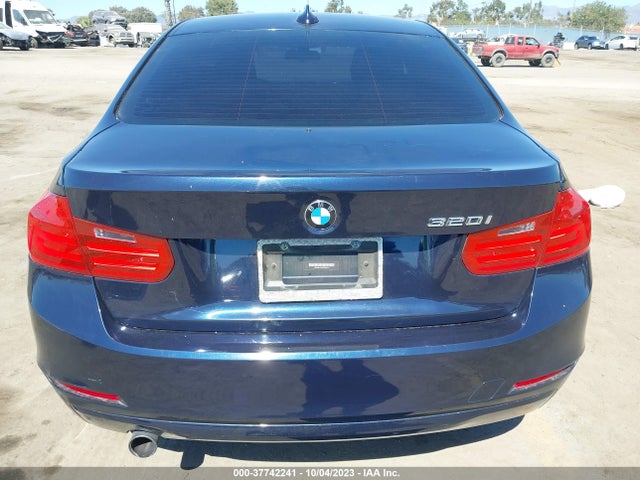 BMW 3 Series 320i 2014 WBA3B1C53EP680511 Image 17