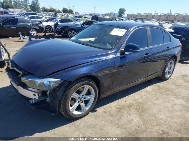 BMW 3 Series 320i 2014 WBA3B1C53EP680511 Image 2
