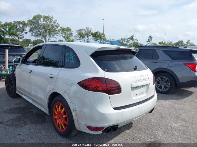 2013 PORSCHE CAYENNE WP1AD2A28DLA74788 Photo 2