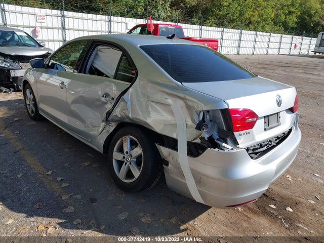 2013 VOLKSWAGEN JETTA SEDAN TDI W/PREMIUM VIN: 3VWLL7AJ6DM390171