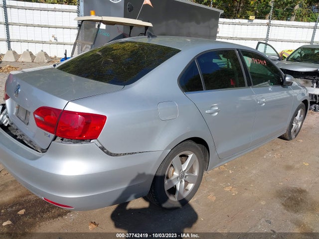 2013 VOLKSWAGEN JETTA SEDAN TDI W/PREMIUM VIN: 3VWLL7AJ6DM390171