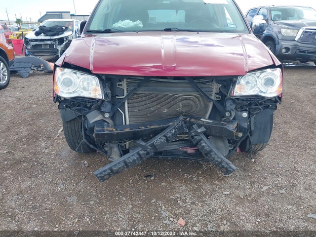 2C4RC1GG9GR150888 Chrysler Town & Country Limited Platinum