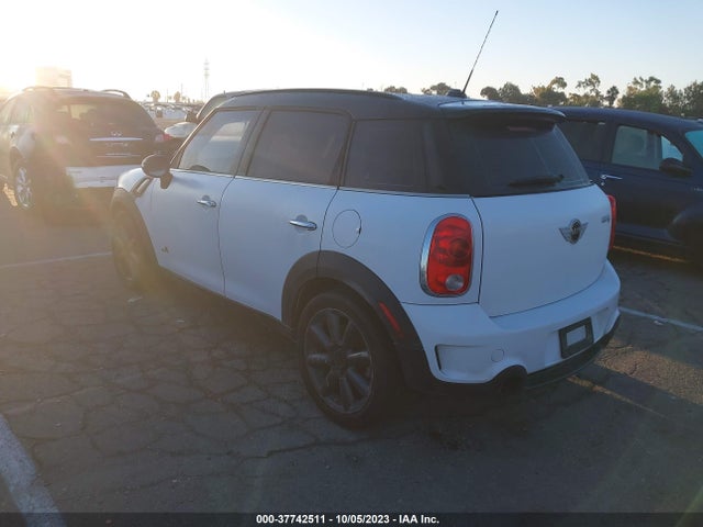 2012 MINI COOPER COUNTRYMAN WMWZC5C57CWL60772 Photo 2