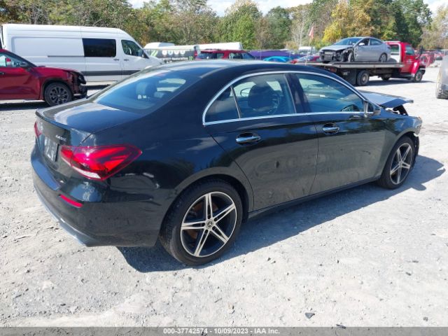 WDD3G4FB7KW035052 Mercedes-Benz A-class A 220