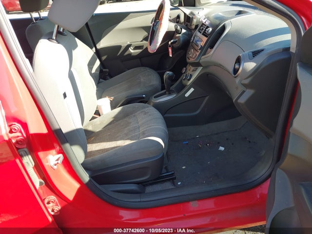 Chevrolet SONIC LT 2014 1G1JC5SH6E4130255 Image 5