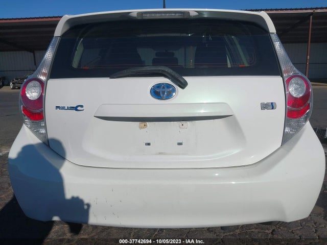 Toyota Prius C One/three/two/four 2014 JTDKDTB30E1561189 Image 17