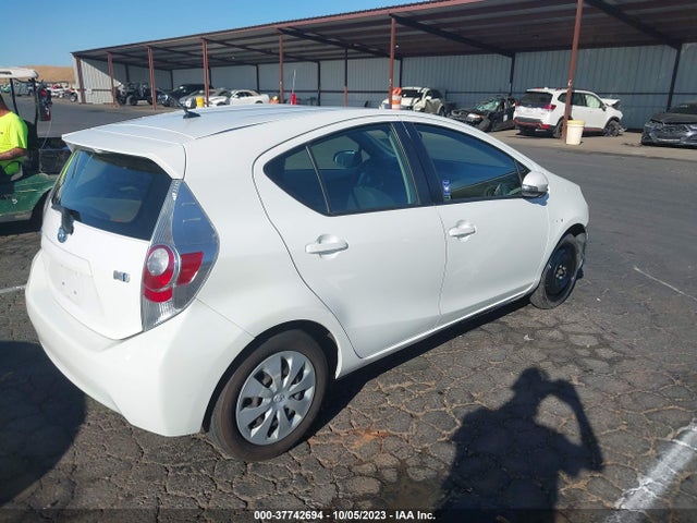 Toyota Prius C One/three/two/four 2014 JTDKDTB30E1561189 Image 4